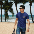 mockup-of-a-man-with-sunglasses-wearing-a-t-shirt-at-the-beach-432-el1